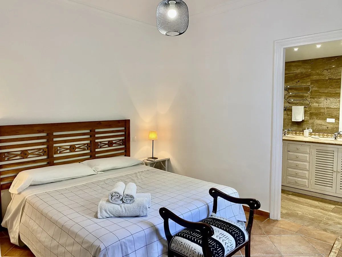 056ec04f-8d0c-435b-b868-27111dd077f3