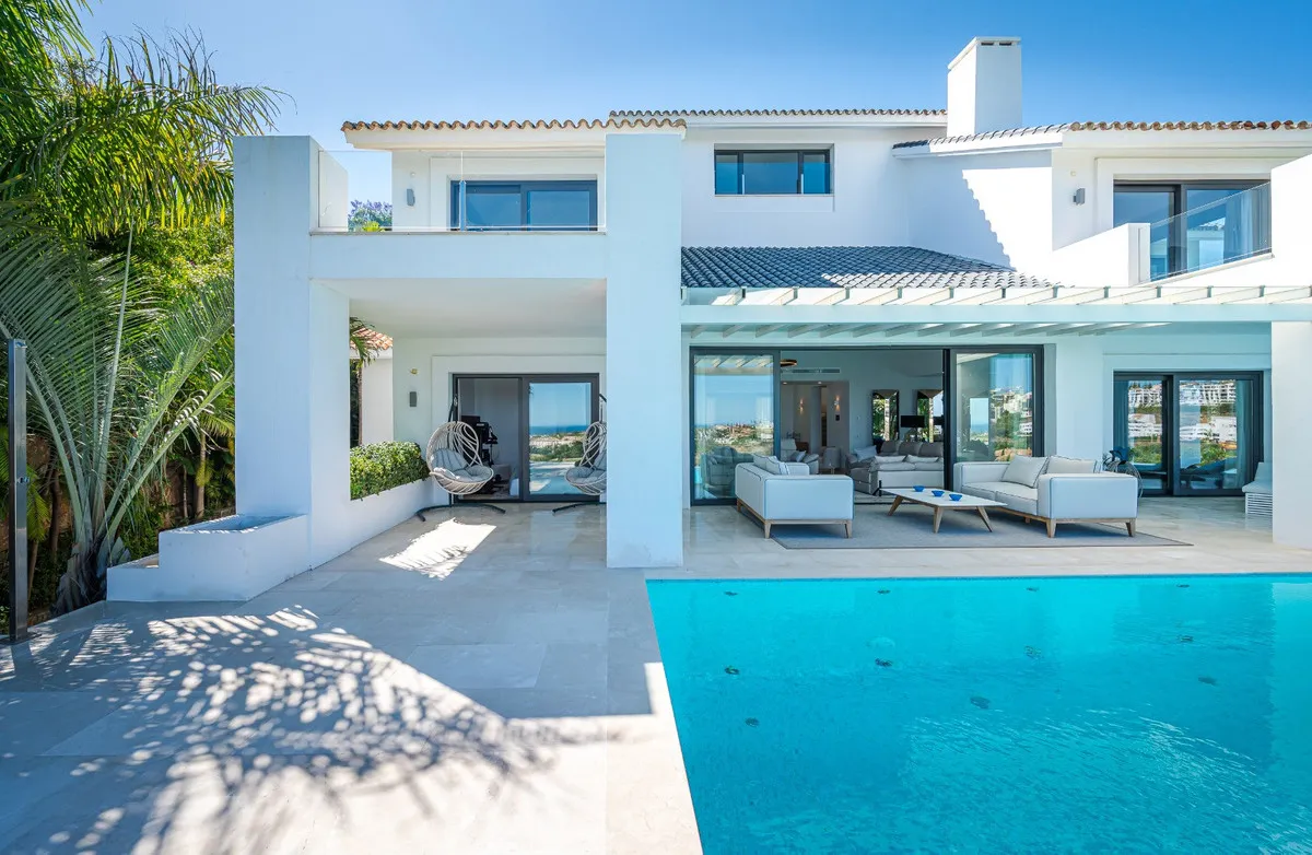 0e11ec5b-0c0f-4a15-a7cb-70ae8084db91