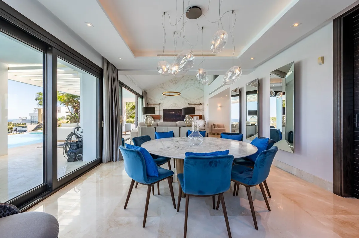 2d1f681a-42d3-45d0-a7a2-ae1784fc5d09