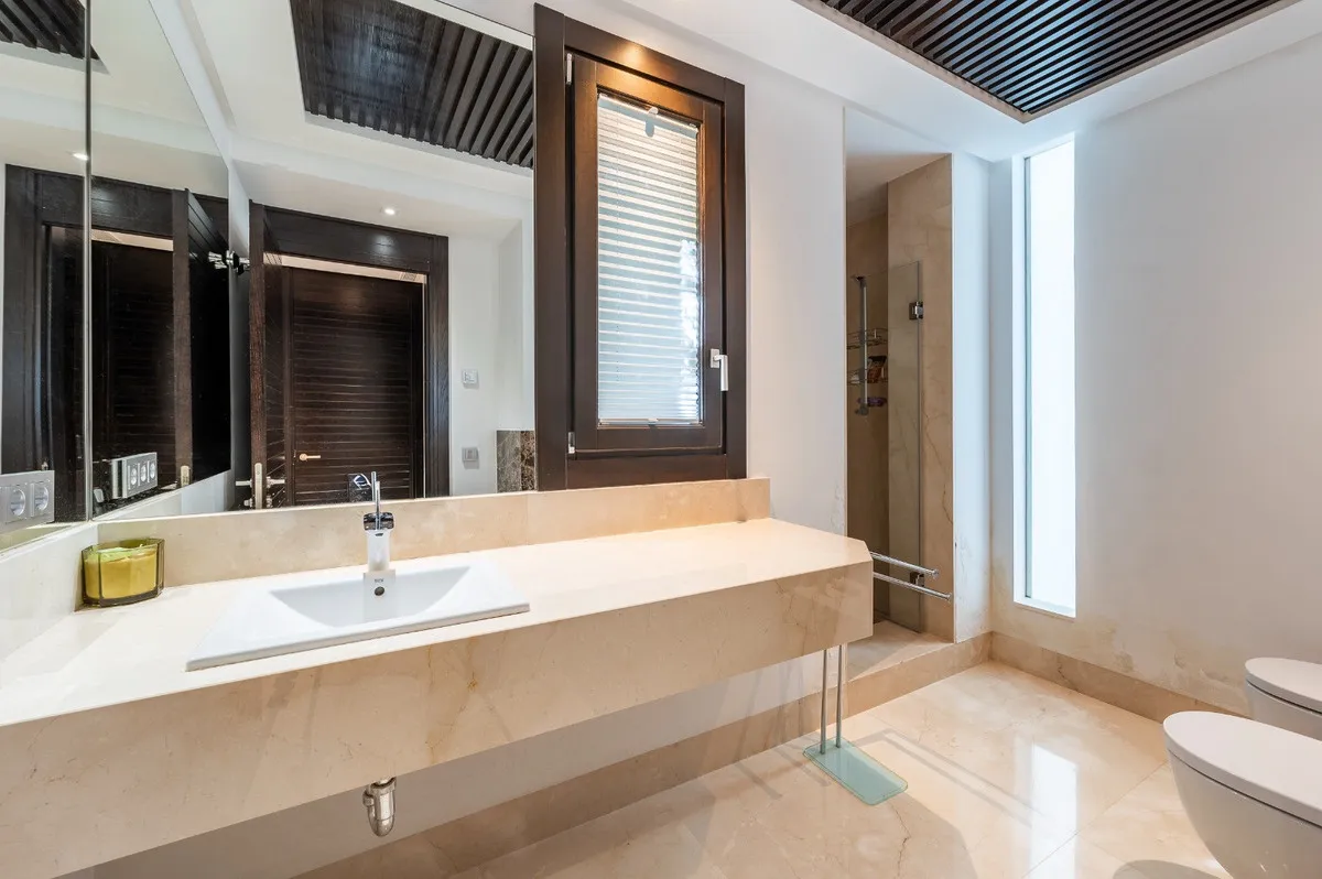 928b1f35-ca28-4f46-b54f-0379c10d4155