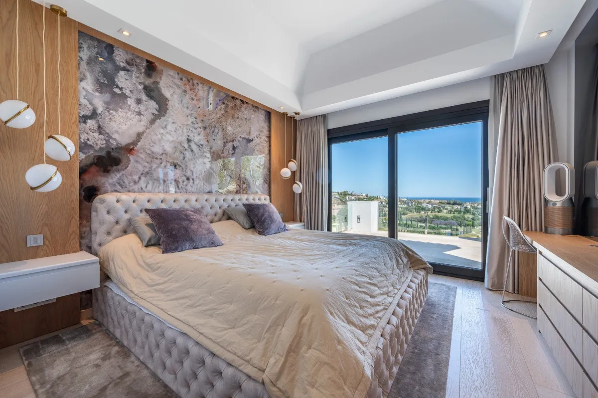 e4125b87-ab22-48c8-9ca4-842fa280dc40