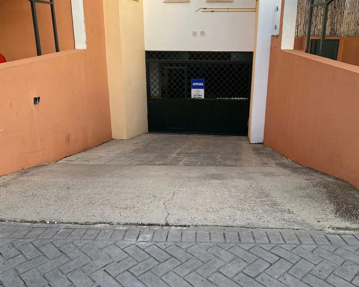 a7ad8a40-a278-42db-96be-765e42c58c04