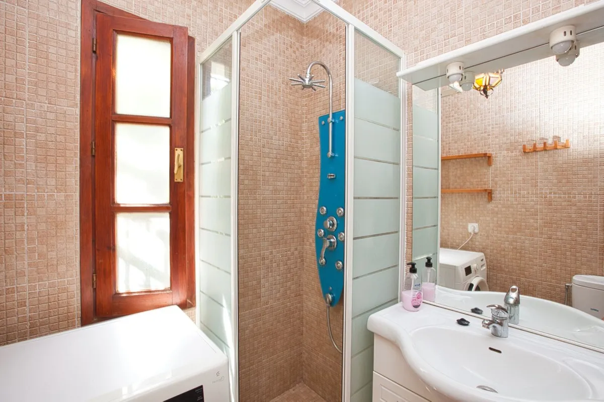 1f9fc50e-6692-4332-9688-b6ba31f9d9d9