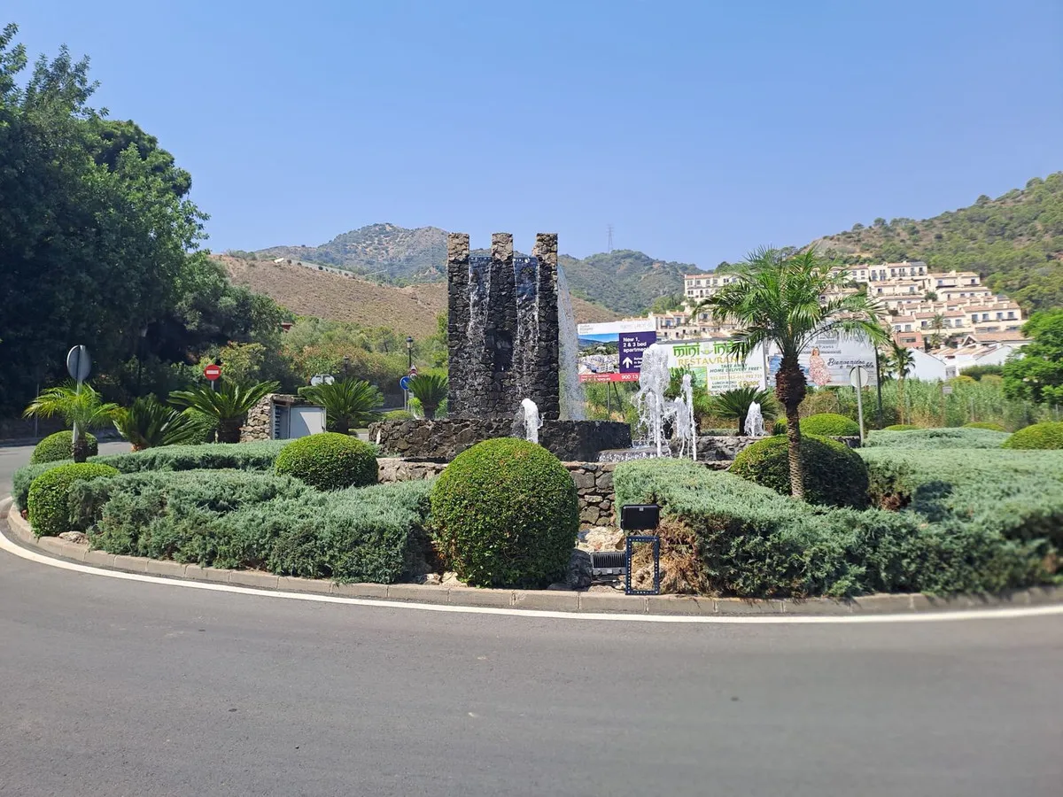 c383f3c7-4841-46e0-b52d-59240767b2b0