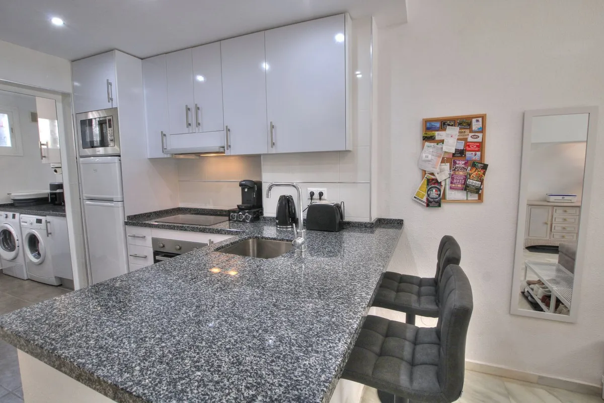 fb97491b-0145-49f8-a858-2258b59f088e