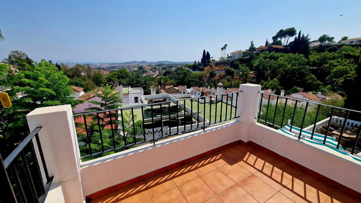 d1594826-b505-4f72-8503-1bacd3c61f7a