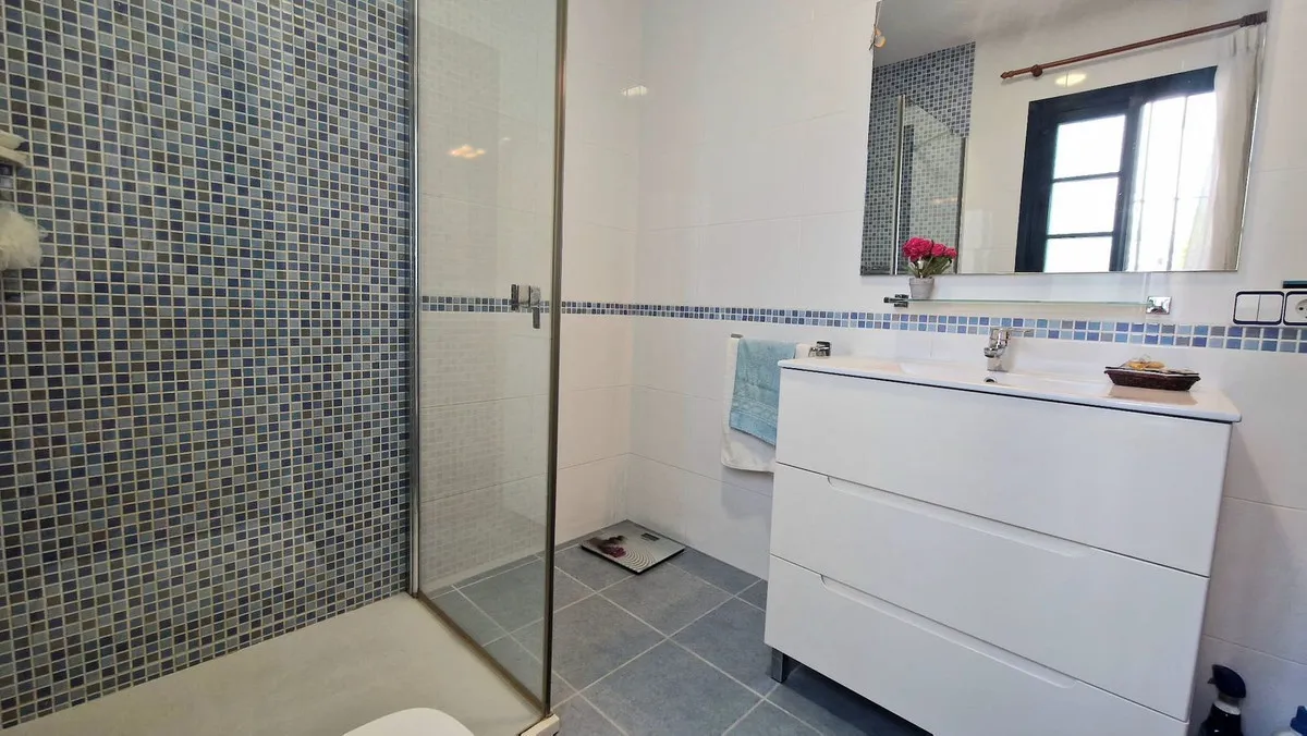 e2ad8740-90e2-4c5c-ae52-89945a8019d9