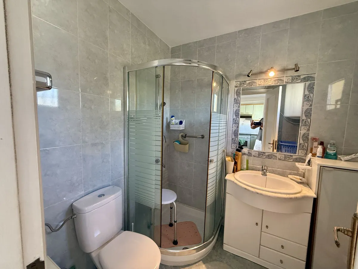 64ebe72e-f8d7-4a93-bcf4-054d504bc2aa