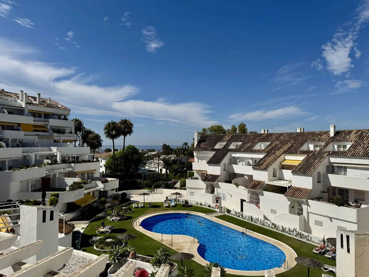 1a94c033-8fec-4a65-8dd1-0c03fb0f5959