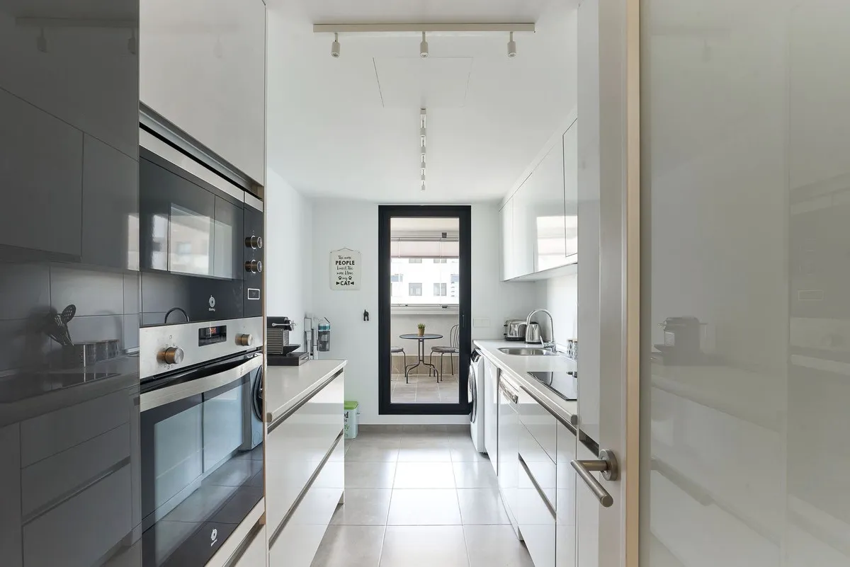 c73e1b09-1ba8-46b2-9d4f-198c99938cd2