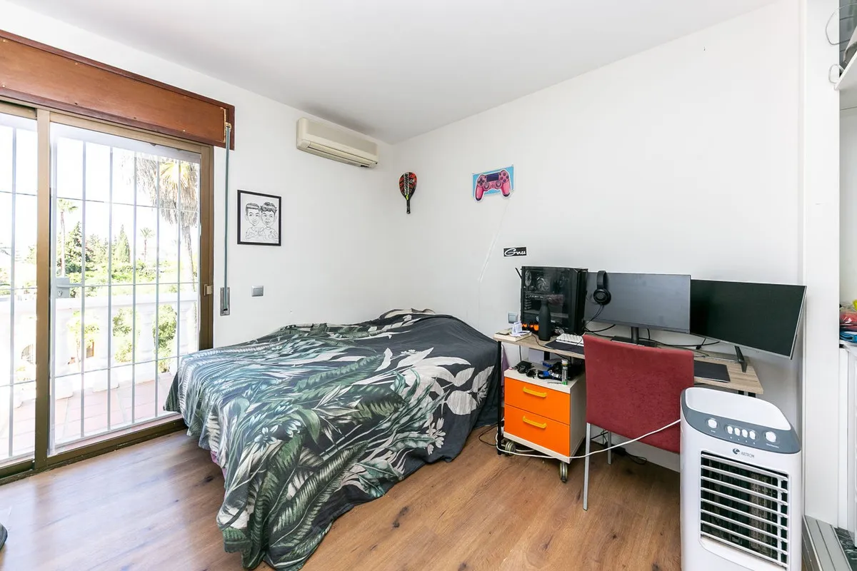 1bd94bcb-4c60-441a-9c8e-aebe105c66b3