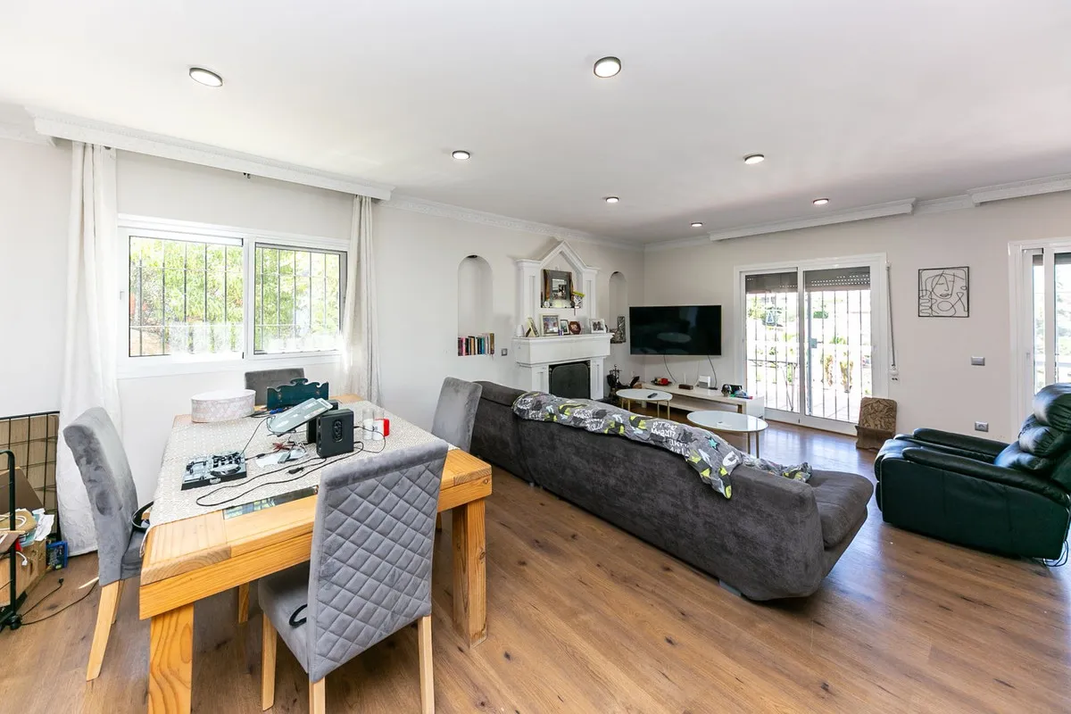 85f13594-1489-476f-a366-8027a43df495