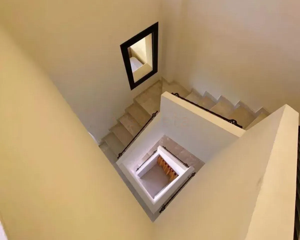 a8ae86f9-6333-40e8-899d-edada8e739ec