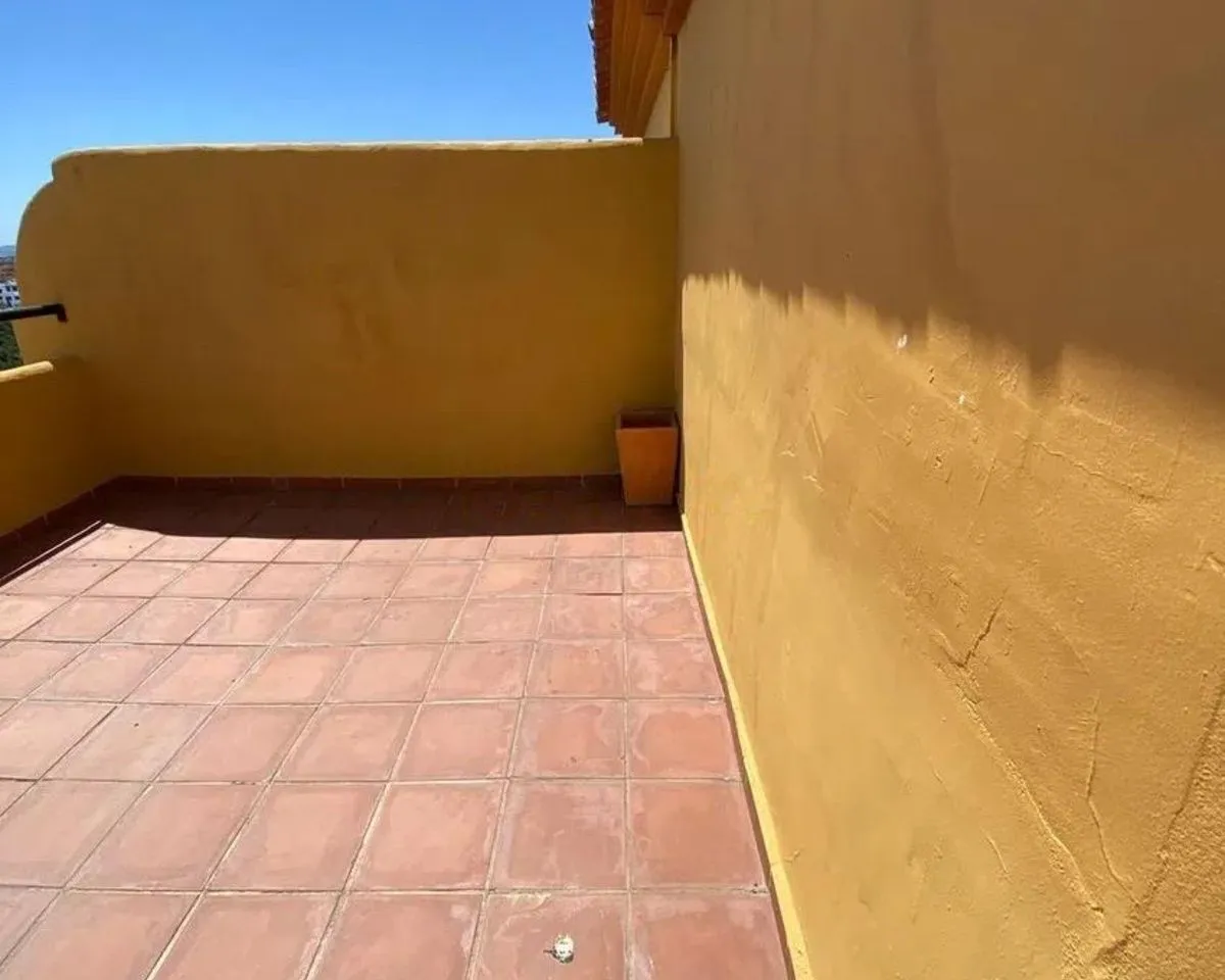 d9334272-85d2-4962-b5e4-5c4a872ff066