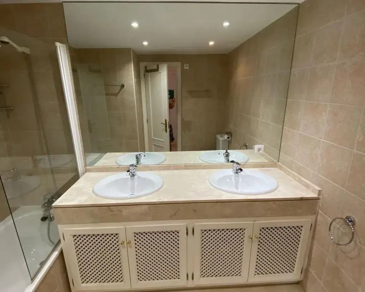 ff48756f-5738-4c51-b54d-3f101e8ce297