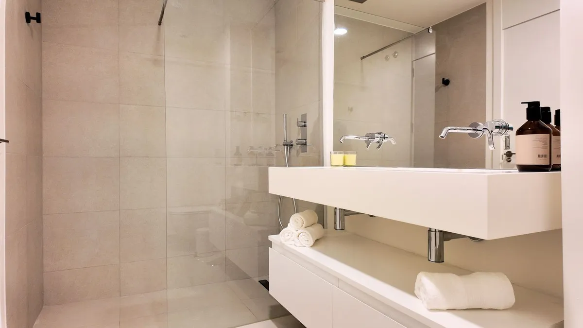 2aa04b5b-7a43-432a-8972-d79eff20fdfd