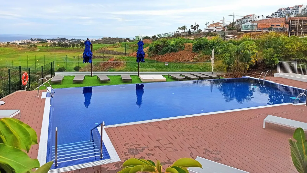 7038e242-b6fb-4cc8-b834-51a425eda3ce