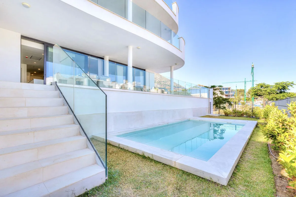 70e086c3-8166-44a7-bef9-f753a289baf9