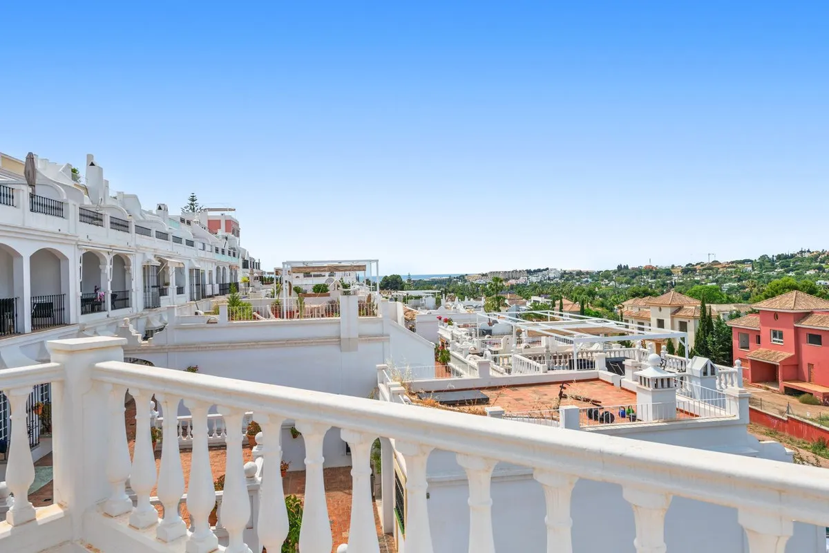 12500e48-c108-45f2-af67-3d372332d204