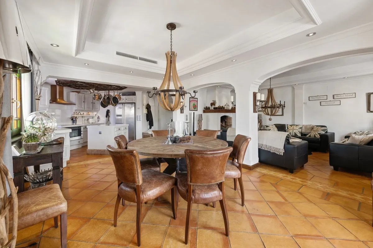 b0eb15c9-d286-4ae2-90cc-373dd02c34f7