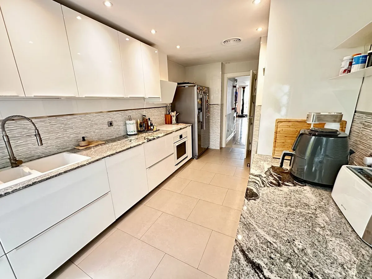 1dc475ac-685e-4538-a184-8ee51a2903e4