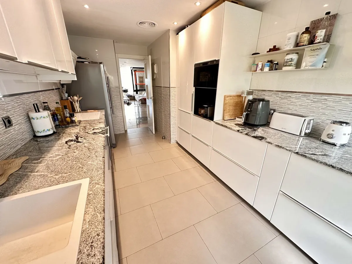 cbd16a23-1003-43b9-9a1b-65dc0e67a3bc