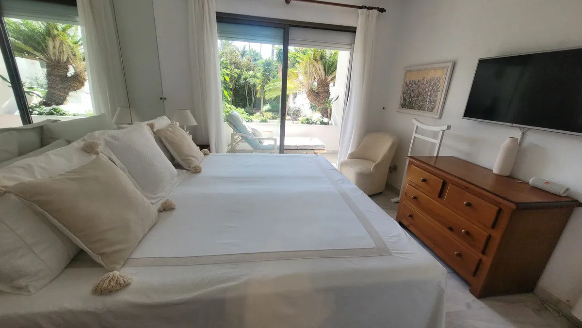 5b7450a6-6526-4bfc-9979-8a978552001e