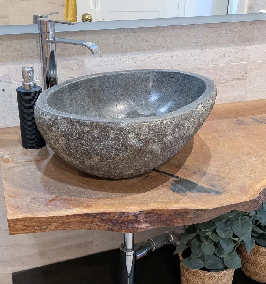 13b0c320-4a1e-41d8-bd7a-83aa1df8057a