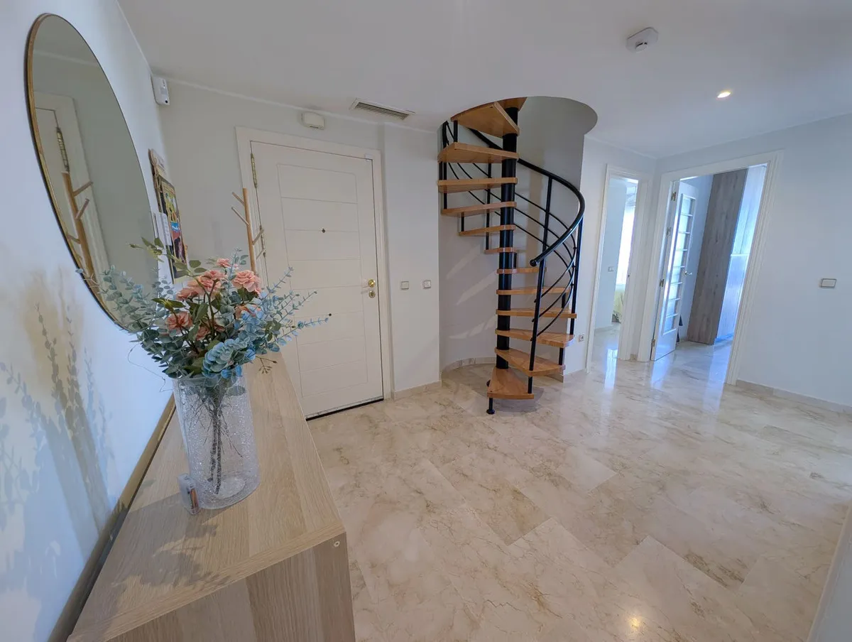 e6fe52f6-cb5d-4a5a-925a-b4ff2c9bc3bf