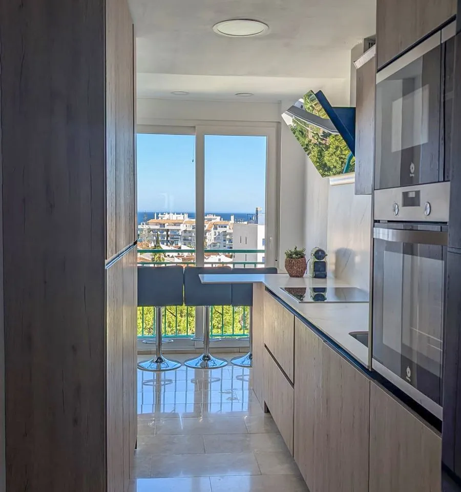 f8c15f4d-1bb7-4760-b245-e286bc59642c