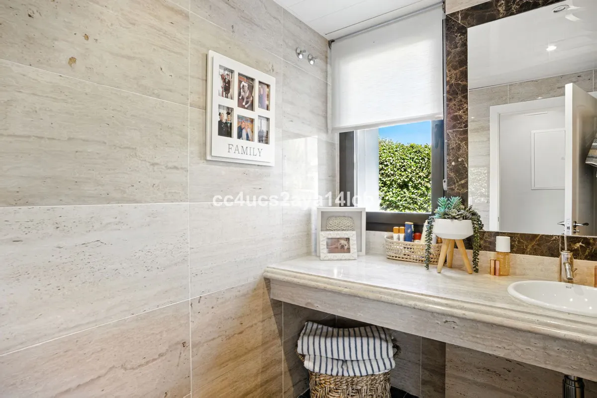 a42d0bf3-b450-4380-8237-e0e25e8a2565