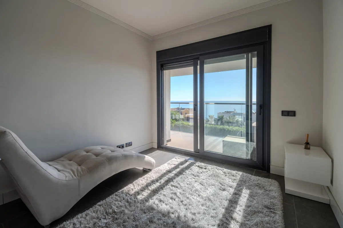 8cdb4f3b-2731-4045-8212-bc1f58e924b2