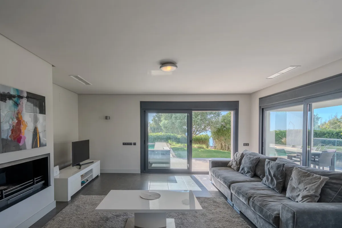 ba3334fa-2f1c-4010-8527-38b2c95bb780