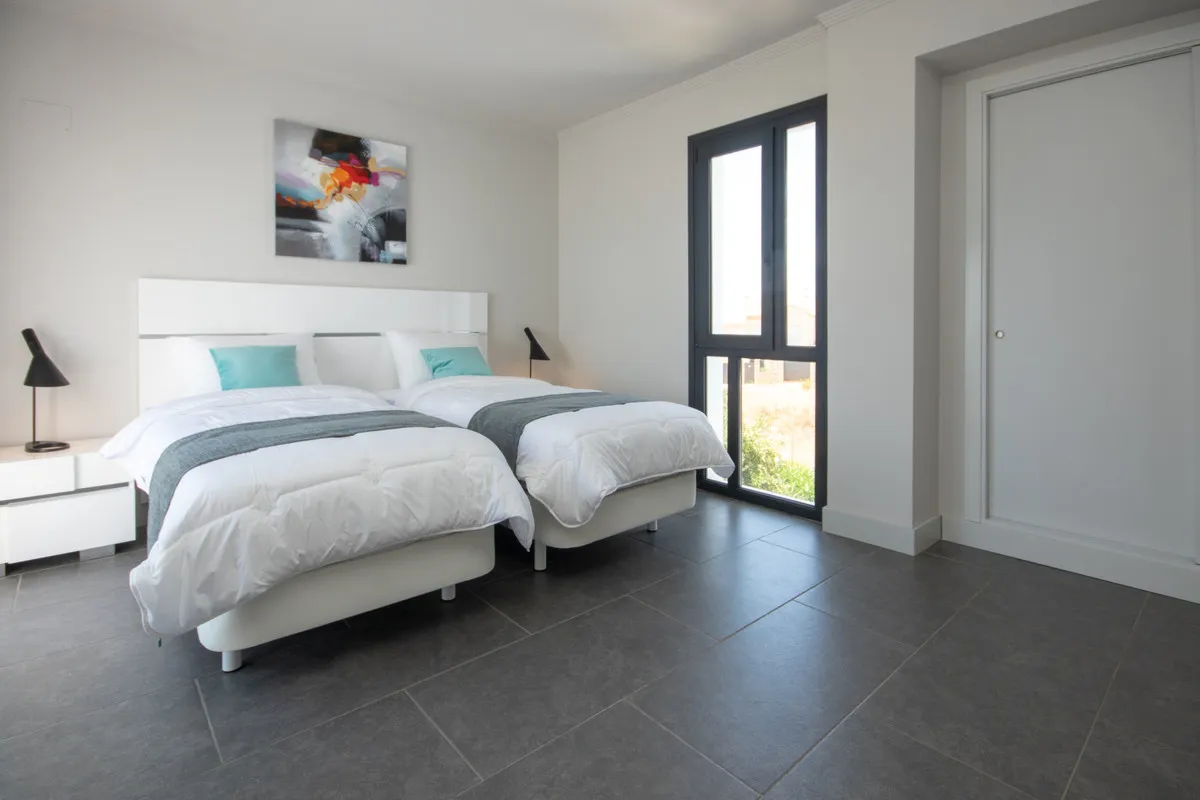 e0b4af2a-237e-4b96-a412-c79275843a47