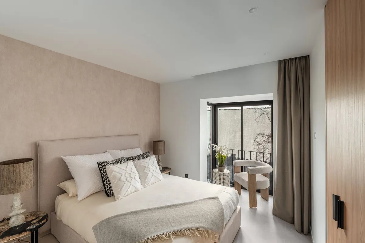 90c3b991-f1dc-44bd-b0e7-3c871792cd94