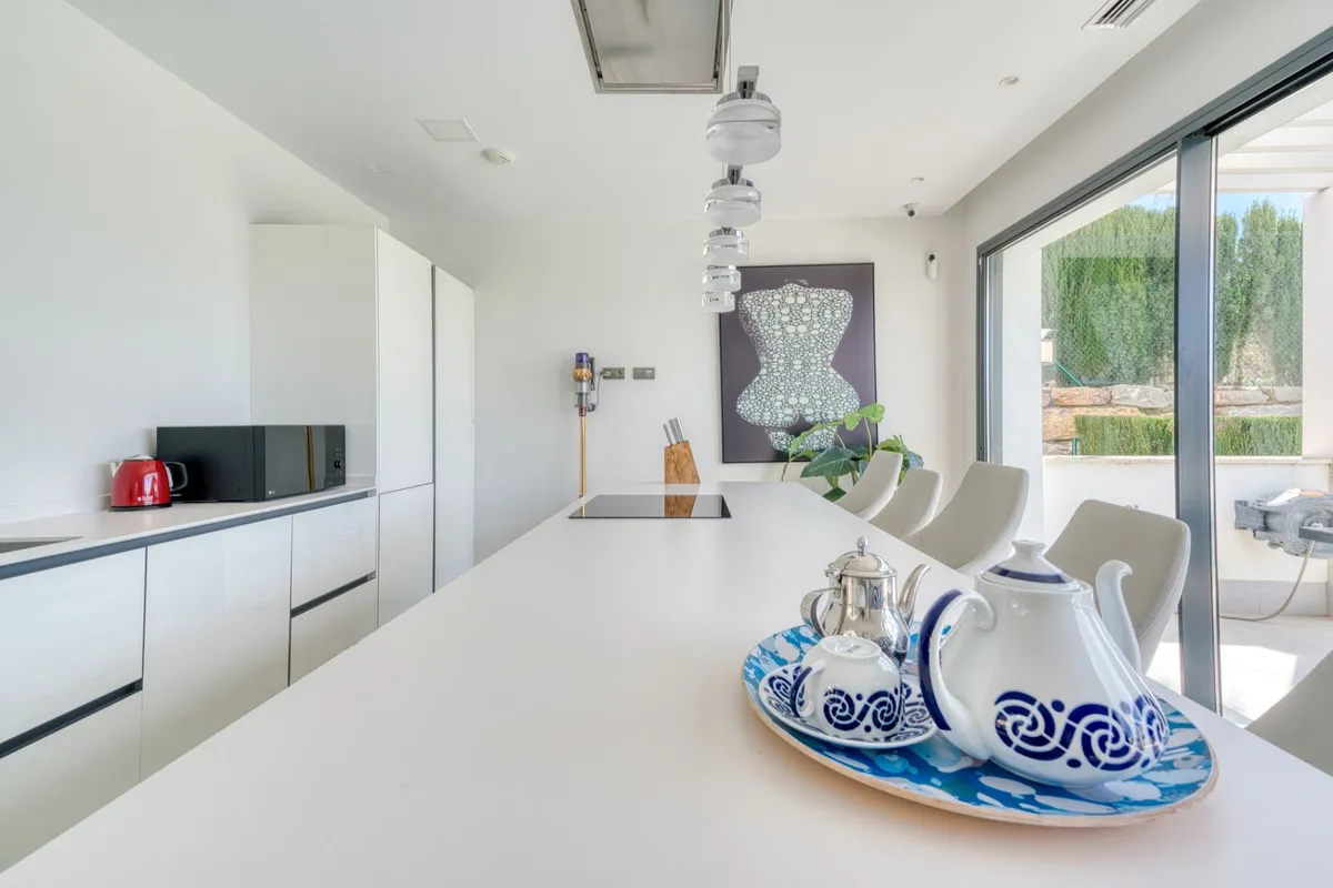 09a04475-4912-4c93-8611-e07b3696aff8