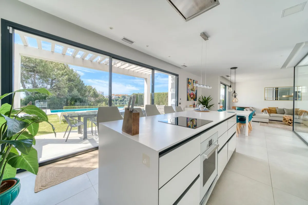 30f1e10a-8e60-4c41-8bc5-bee6d071fefb