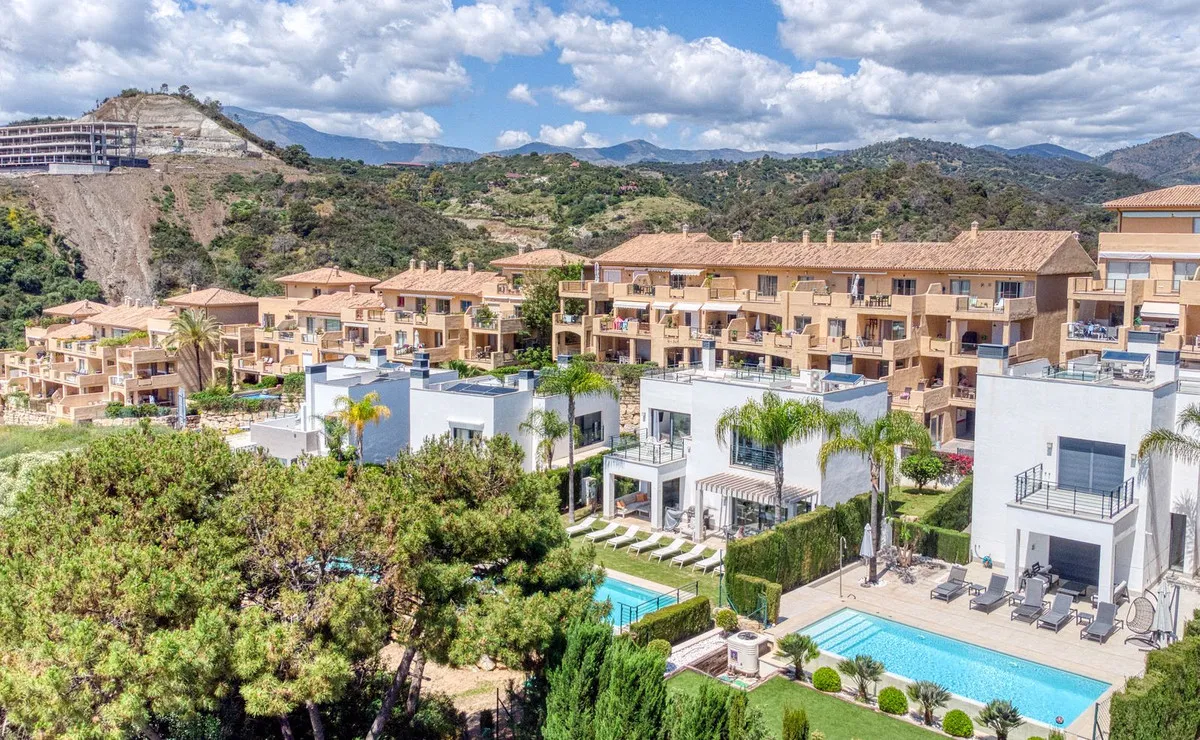 32fdc984-8d70-4fd8-a941-513a1170010d