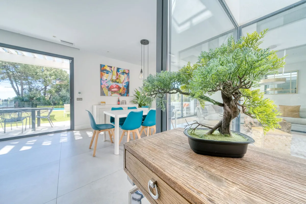 73efa733-1ea7-4e49-88bd-78109ab5c943