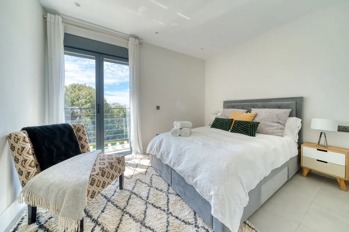 a4db8ba9-de9e-4227-9269-3c30155e1b29