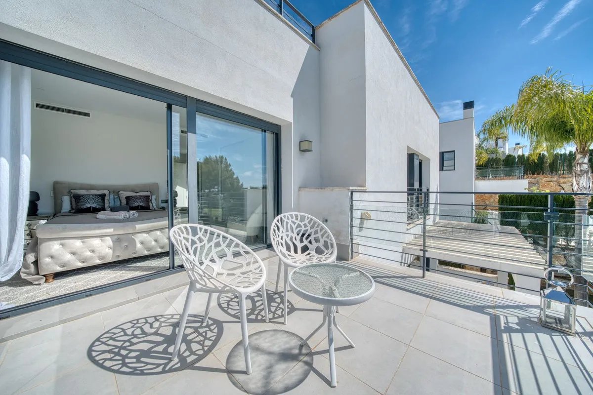 b897edd6-4b6c-4de6-a966-4d3816a00209