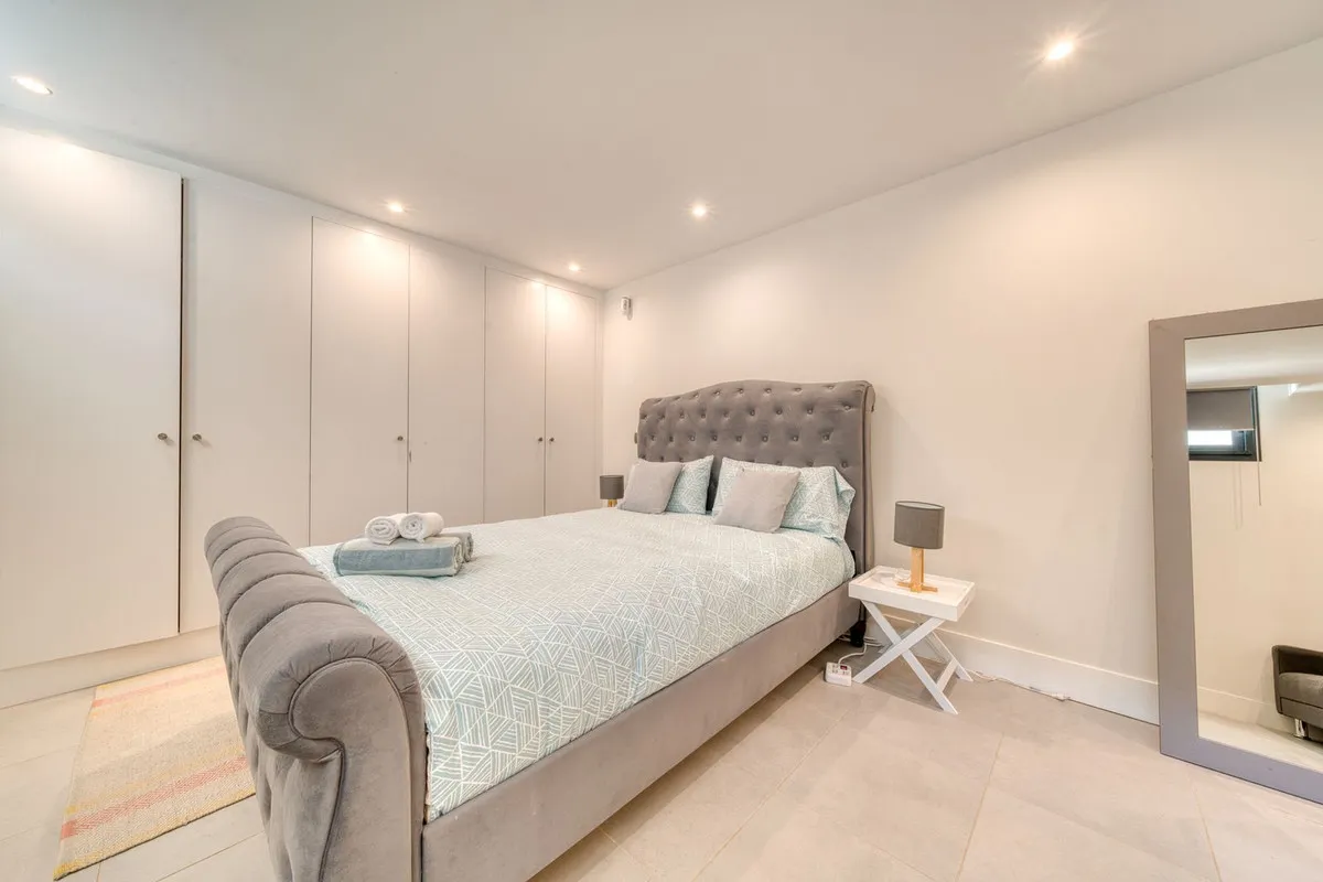 ed9b084a-a6d1-451a-a42a-7bdbd0d93587