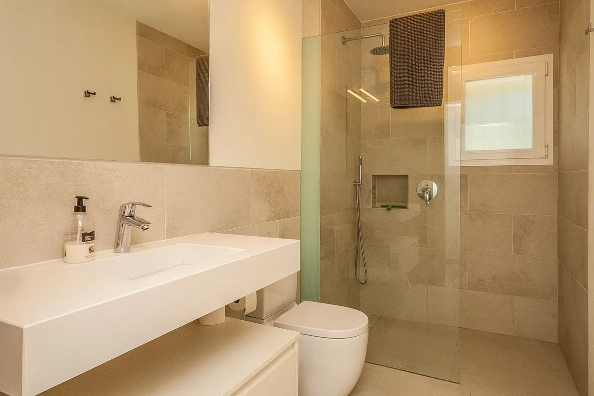 108f1618-b121-42fd-81f3-4e75e1167a1c