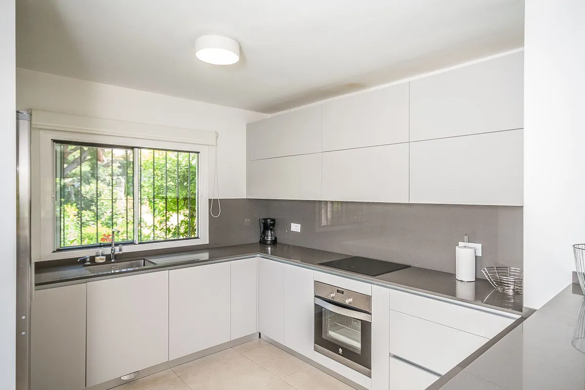 8306733d-d922-4eca-9ee4-82e43059b3af