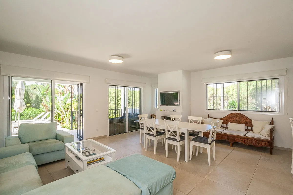 a4a34e42-4fc6-4b85-bd33-763abdfb0887