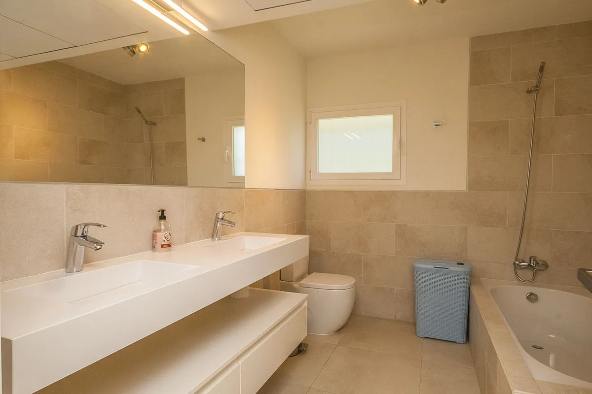 edecc2ce-cf51-457a-a31d-7ecb713f23fc