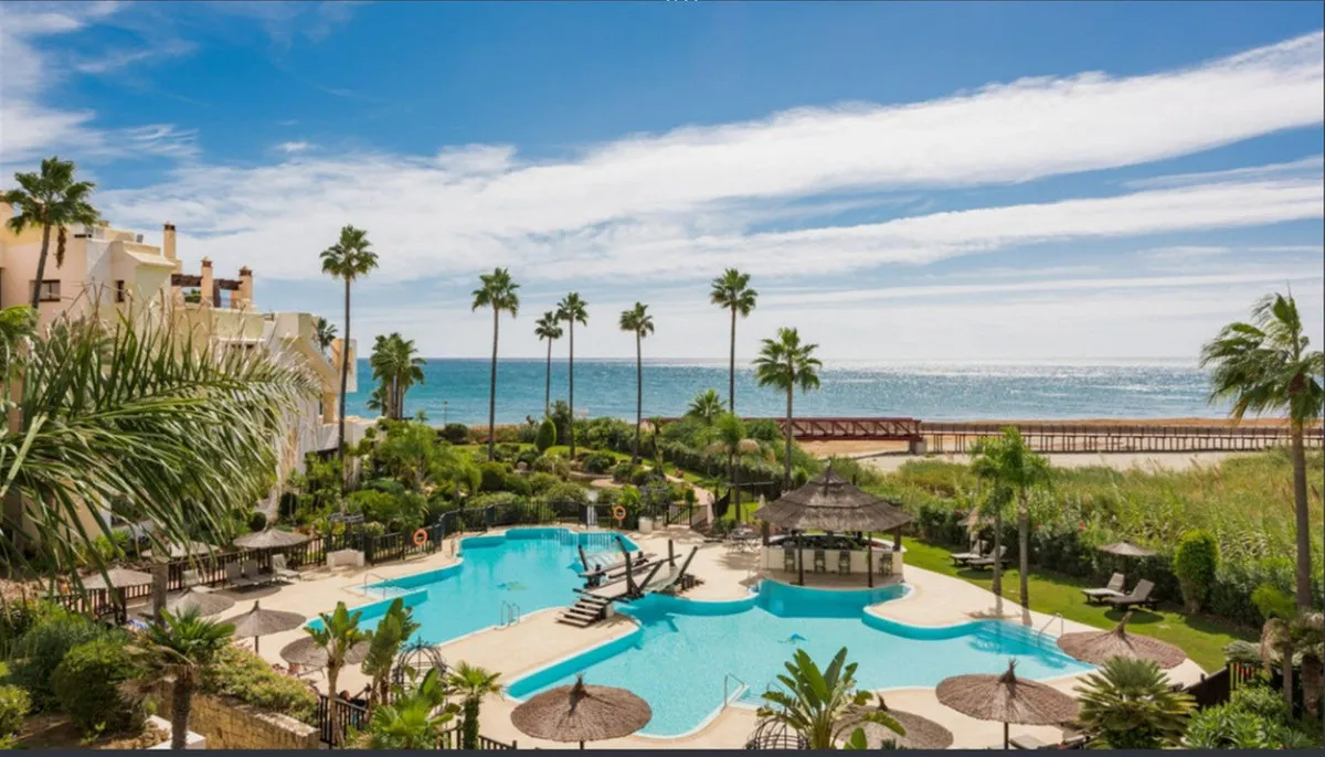 b9374a03-c2a5-4cca-982b-272bf8e89546