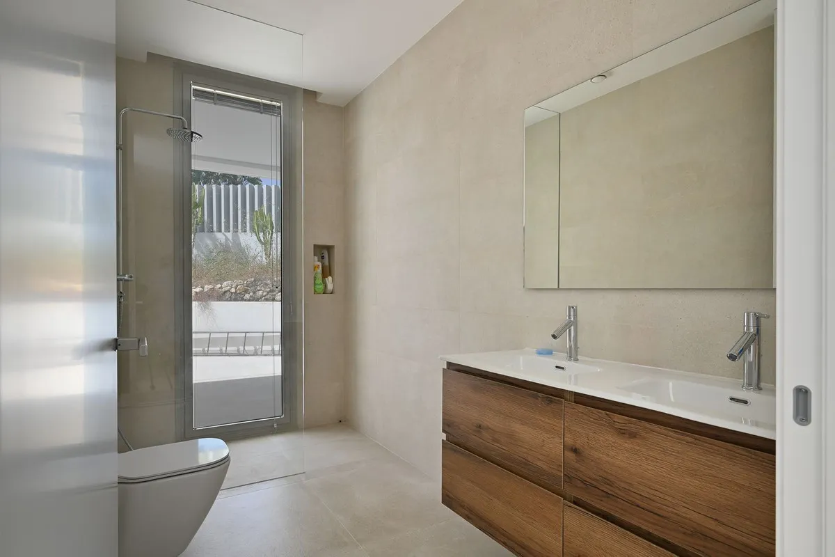 376fbe29-ea50-4566-8855-e9db5ac87f19