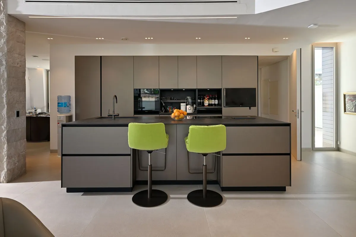 c115d858-feb1-49ac-8365-336f170b8468