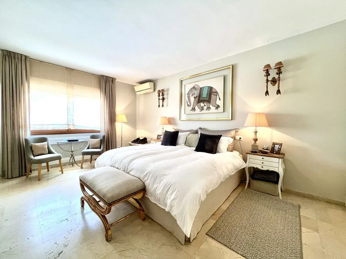 f2dd0ef5-73f1-4fca-ade4-7bac61cf4191